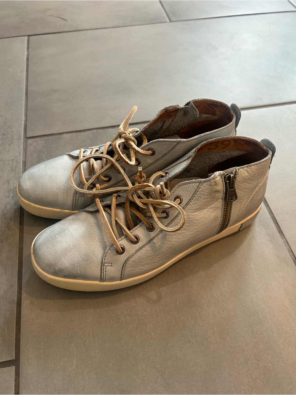 Blackstone Women's JL24 Sneakers — Sky Blue